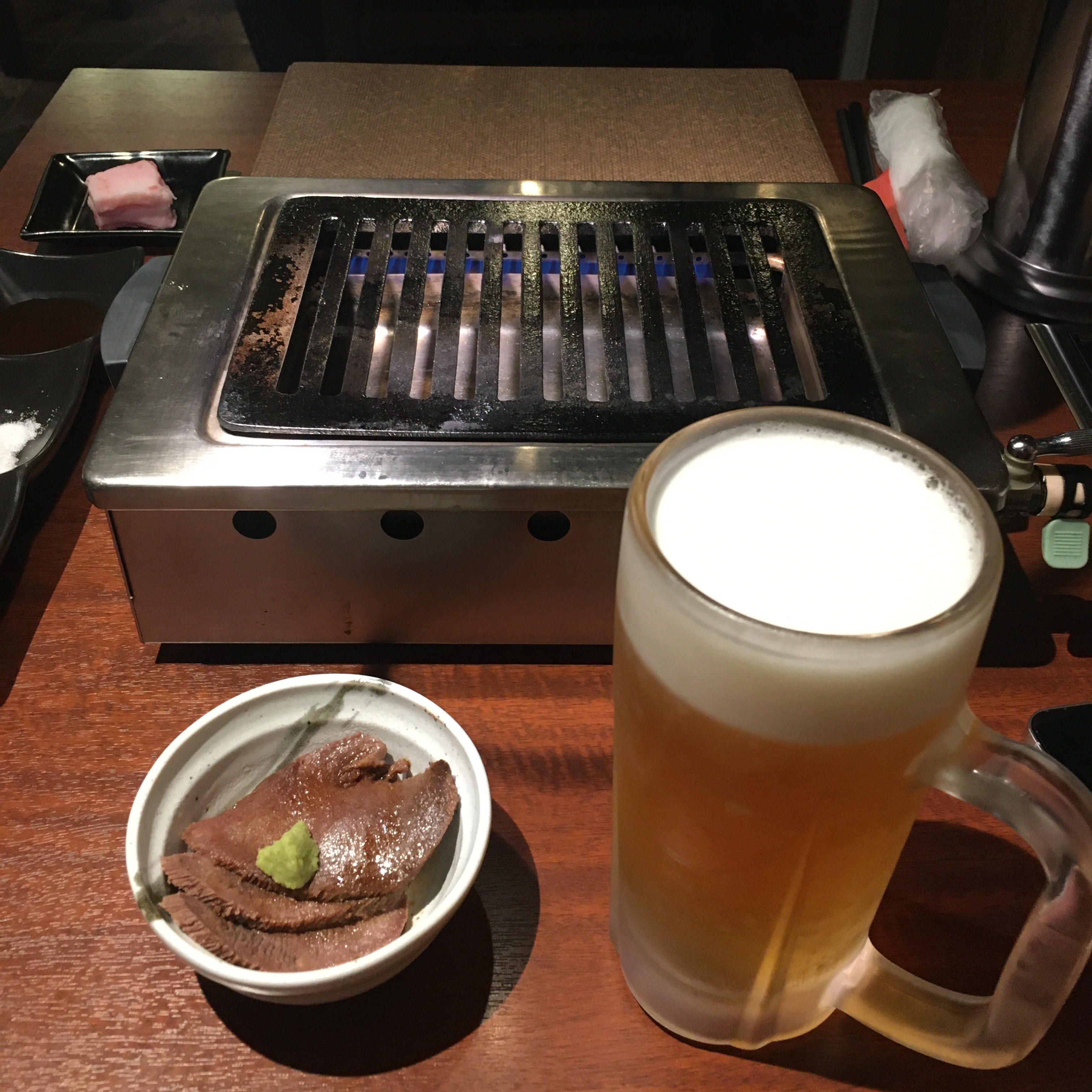 1인 화로와 삿포로 생맥주